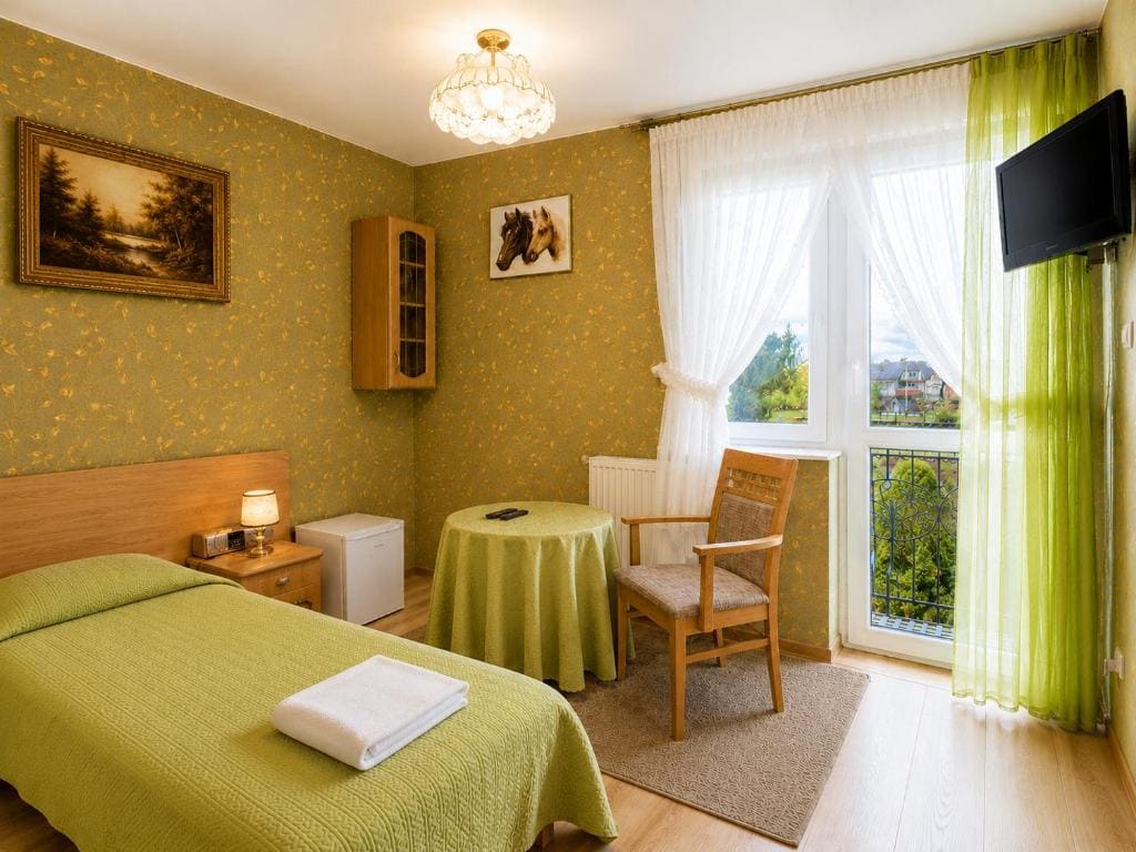 Single Room with Balcony room - Image 2