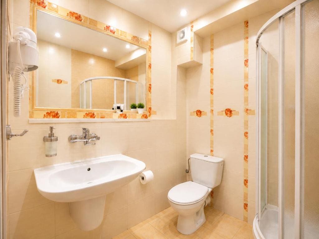 Superior Double Room with Balcony room - Image 3