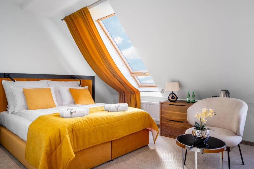 Superior Triple Room room - Image 2