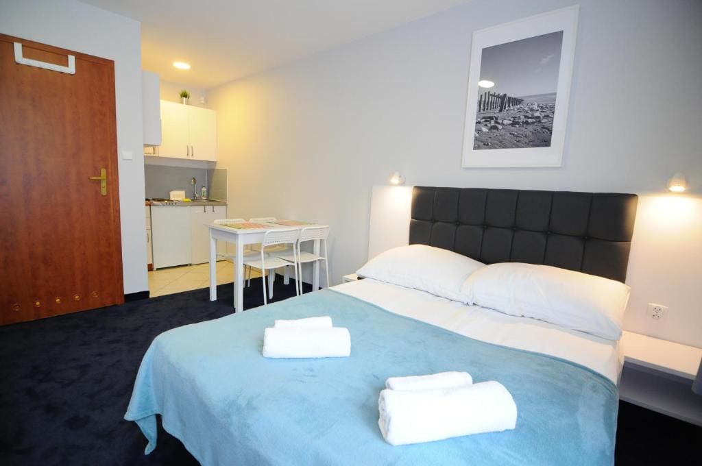 Deluxe Studio room - Image 3