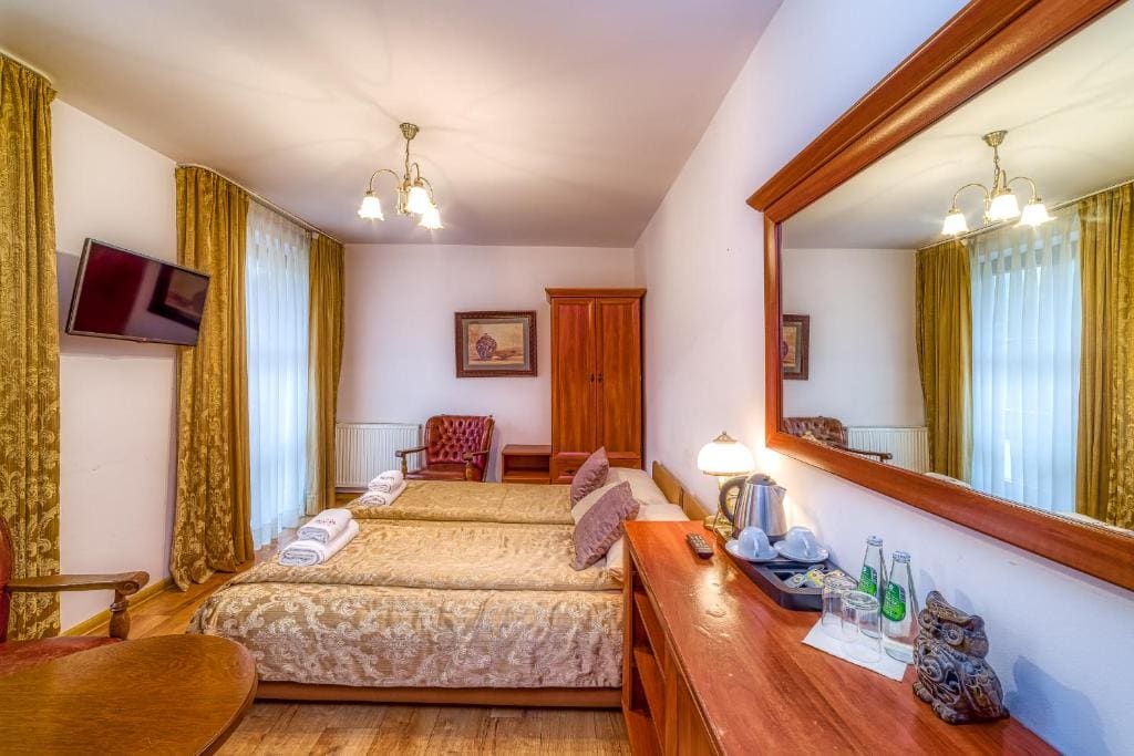 Studio with Balcony room - Image 2