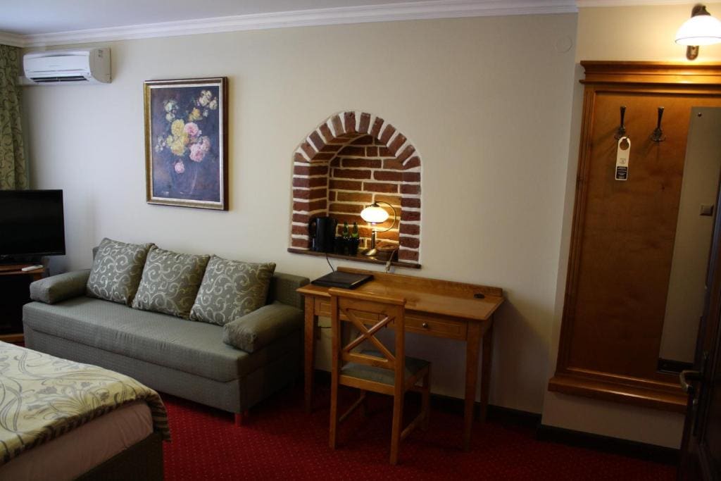 Budget Twin Room with Air conditioning room - Image 2
