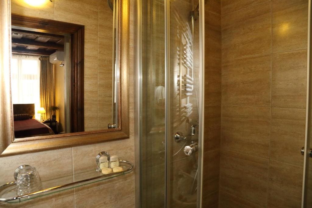 Comfort Double Room - with Air Conditioning room - Image 1