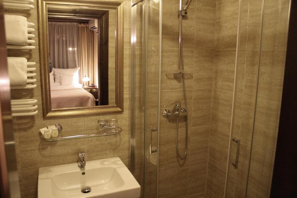 Double Room with Air-Conditioning room - Image 2