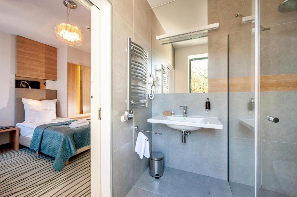 Suite room - Image 3