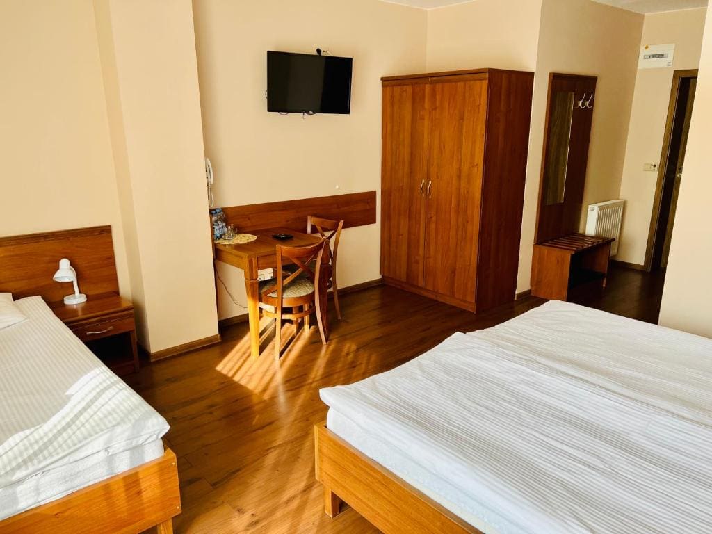 Double Room with Balcony room - Image 1