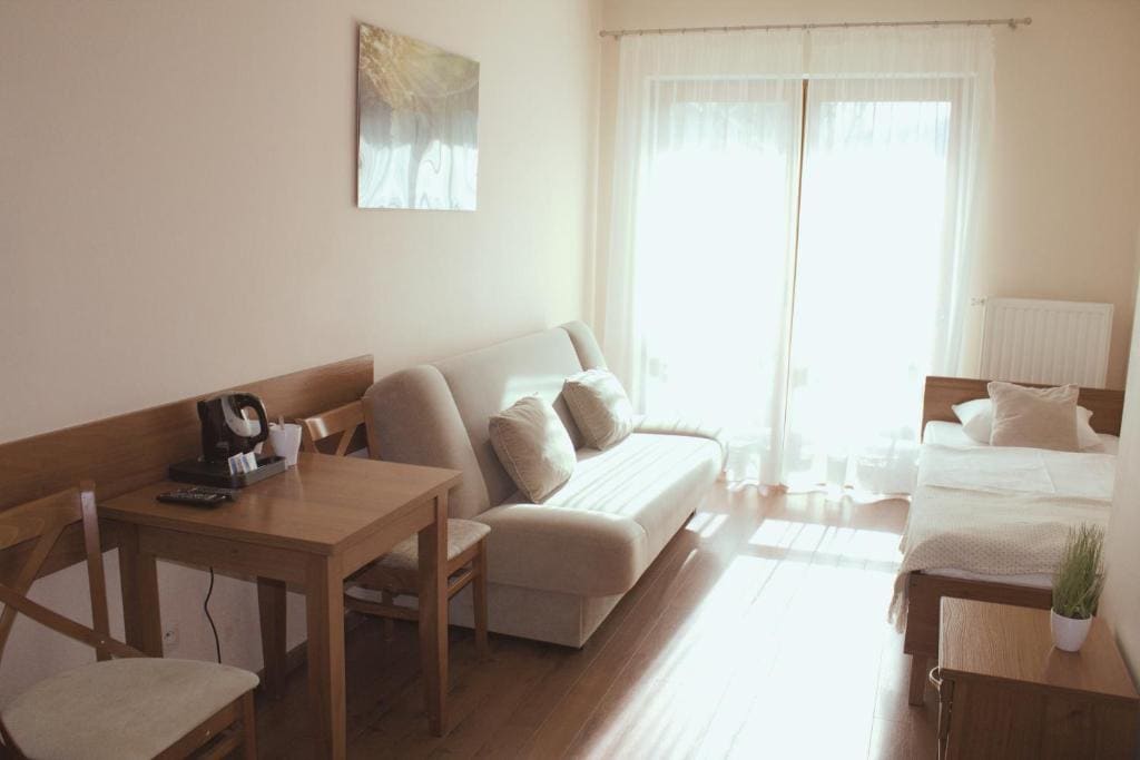 Family Room with Balcony room - Image 2