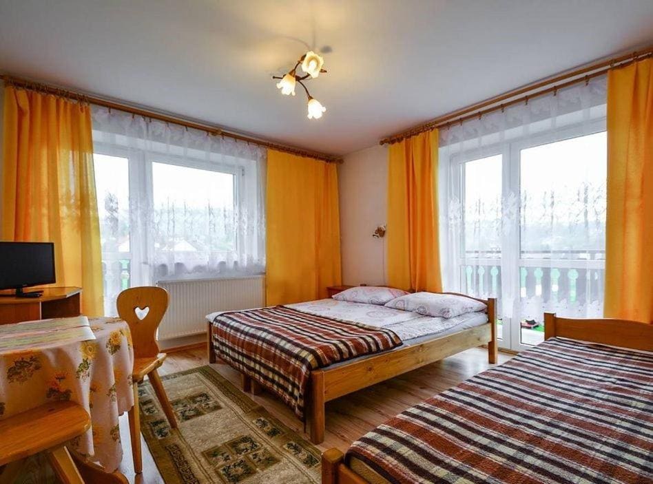 Triple Room with Private Bathroom room - Image 1