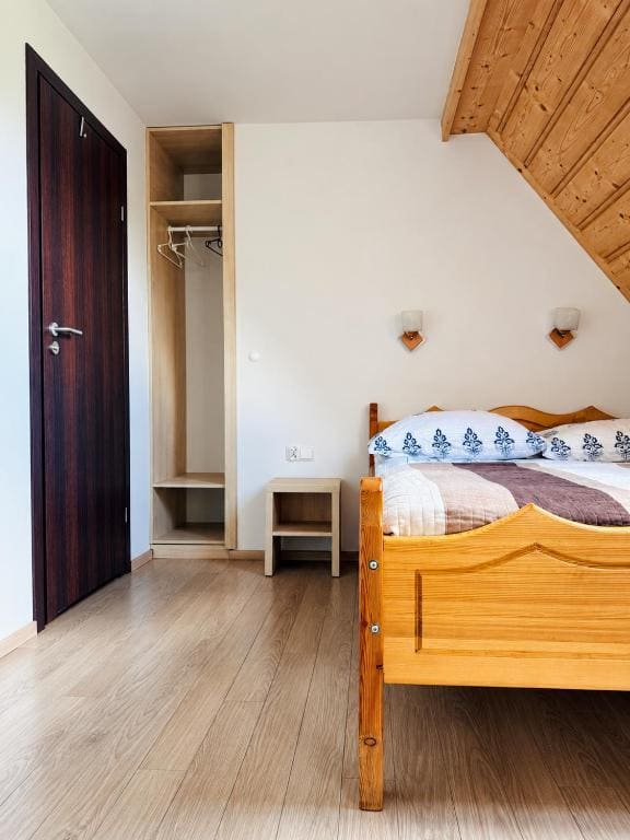 Deluxe Double Room with Balcony room - Image 3