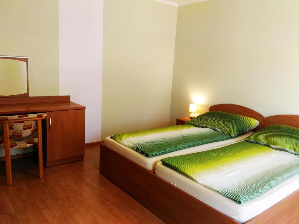 Double Room with Balcony room - Image 3