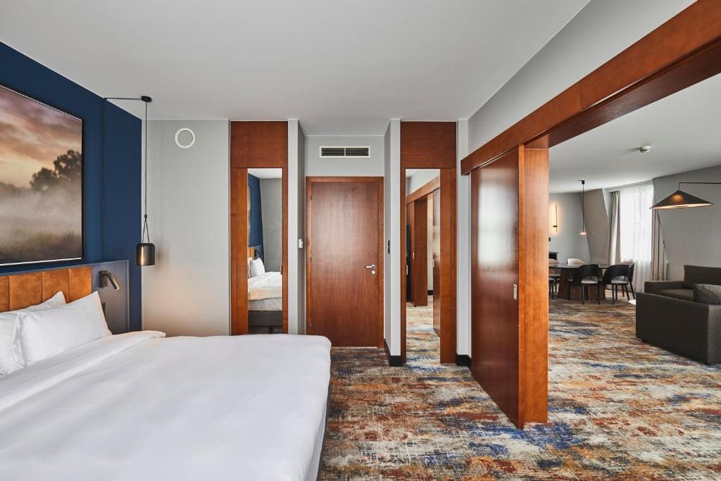 Executive Suite with Park View room - Image 2