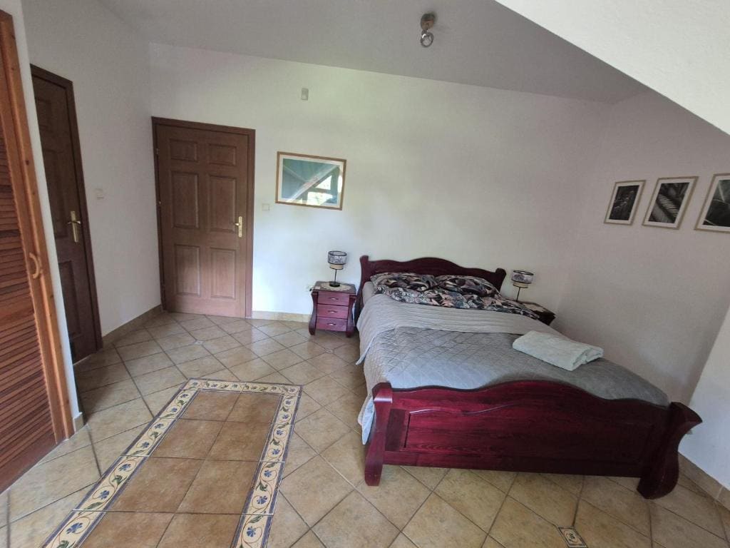 Double Room with Garden View room - Image 3