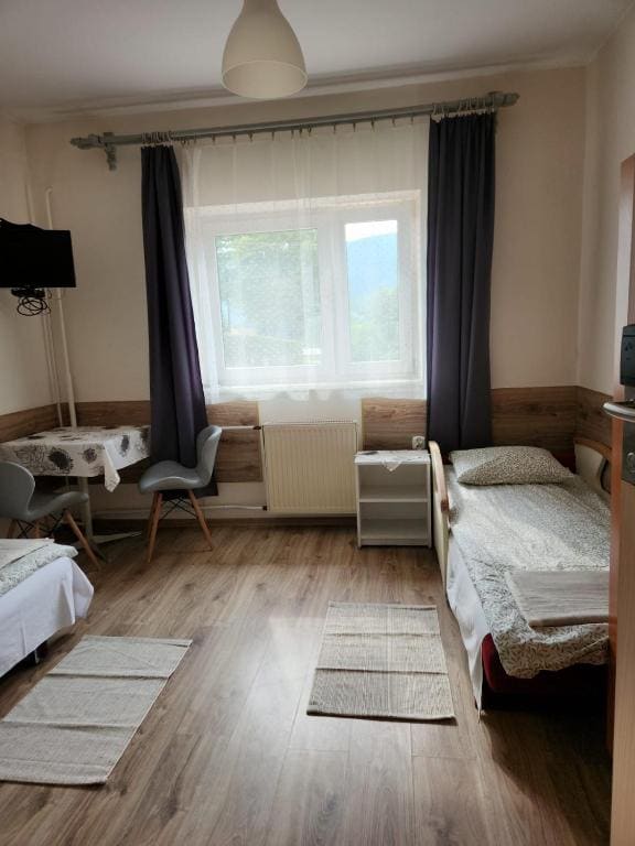 Small Double Room room - Image 1