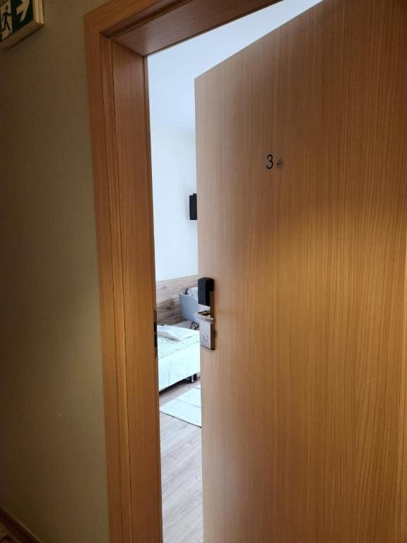 Small Double Room room - Image 2