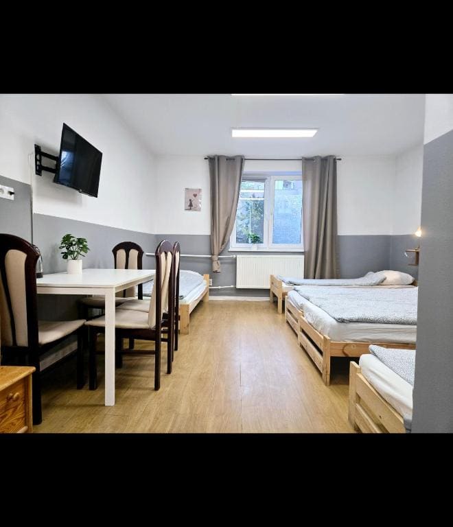 Family Room with Bathroom room - Image 3