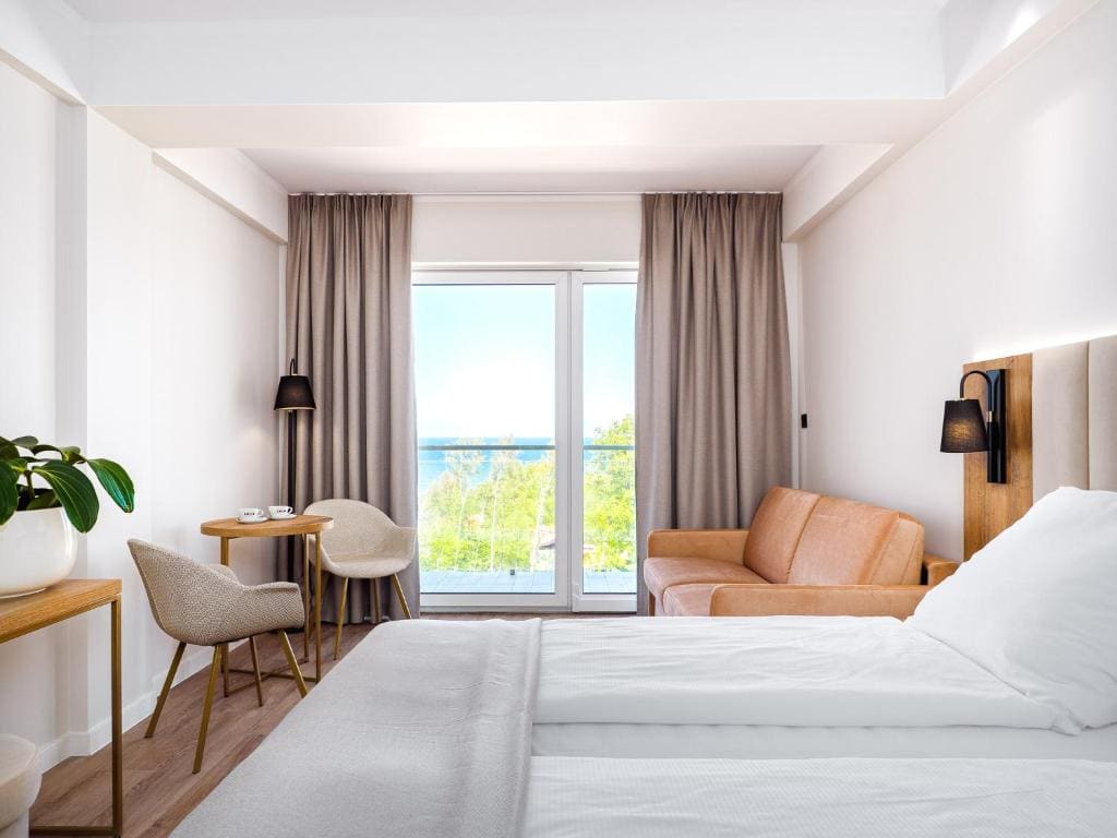 Junior Suite with Sea View room - Image 1