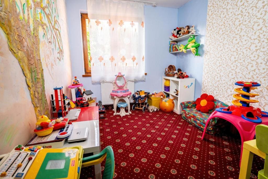 Small Twin Room room - Image 2