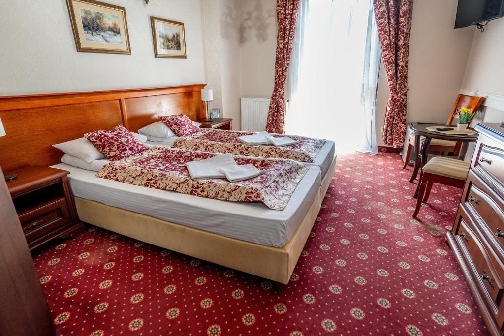 Double Room with Mountain View room - Image 1