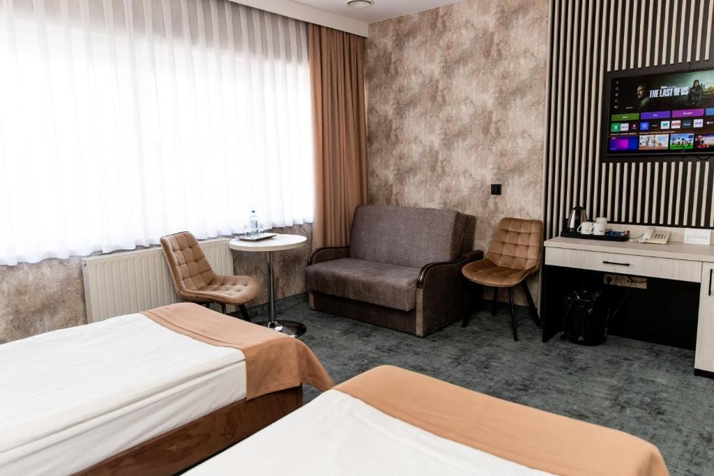 Triple Room with Private Bathroom room - Image 2