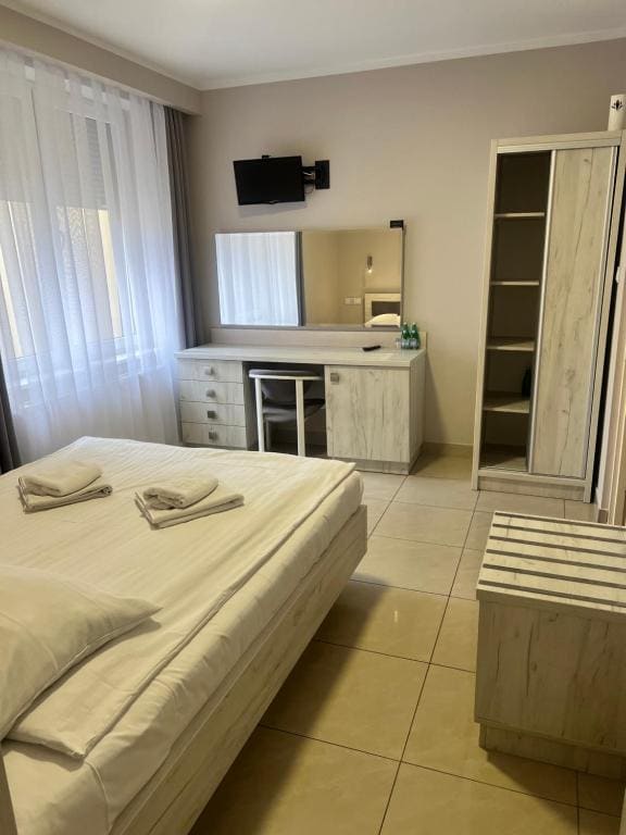 Economy Double Room room - Image 2