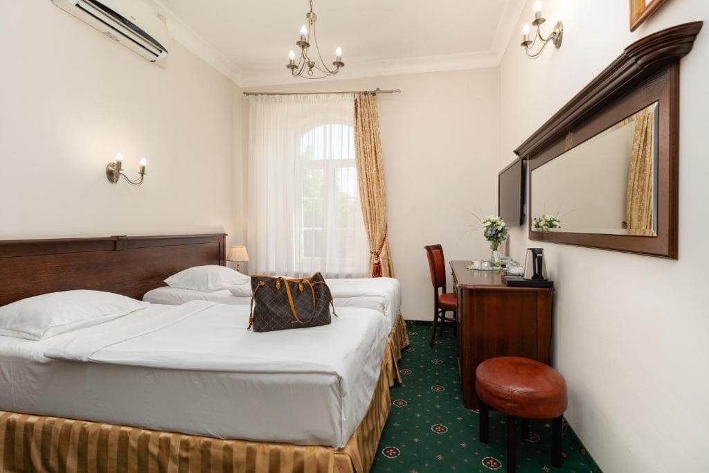 Standard Twin Room room - Image 3
