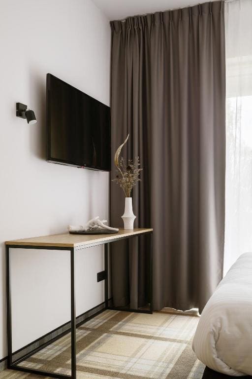 One-Bedroom Apartment room - Image 3