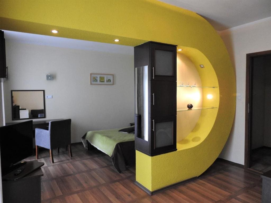 Apartment with Balcony room - Image 3
