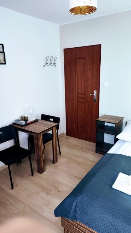 Double Room with Private Bathroom room - Image 1