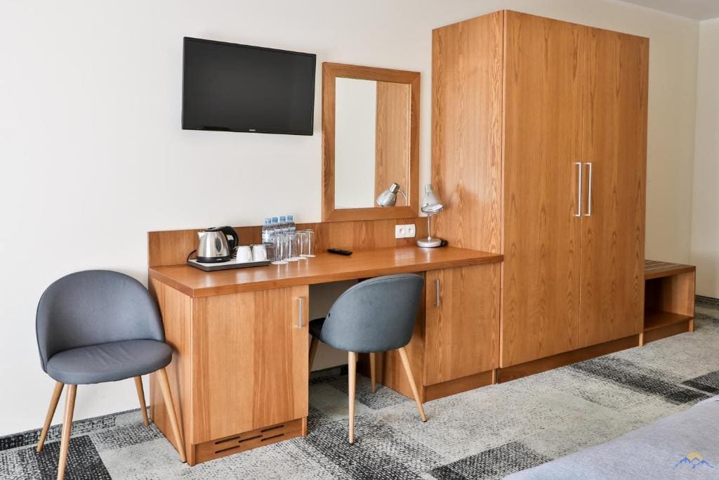 Twin Room with Balcony room - Image 2