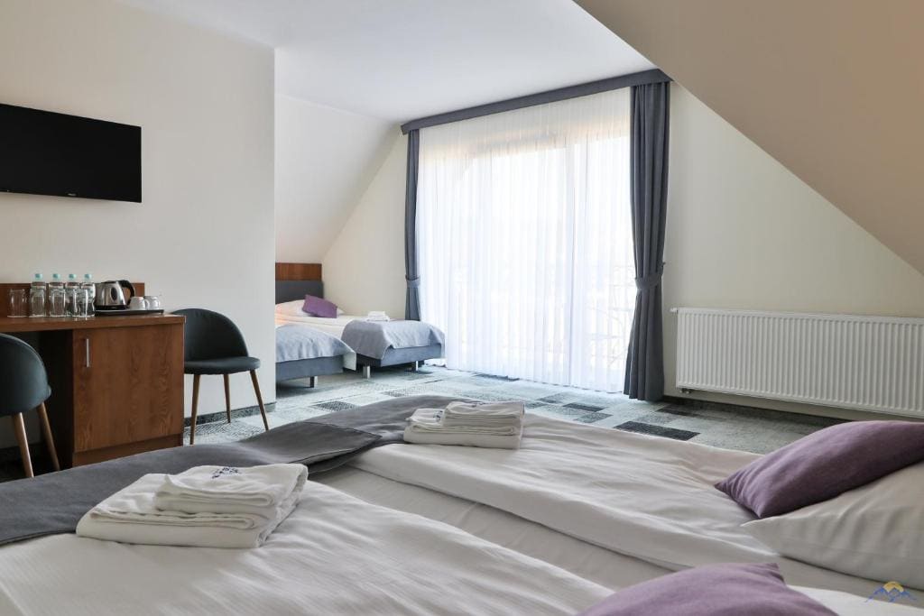 Standard Triple Room room - Image 2