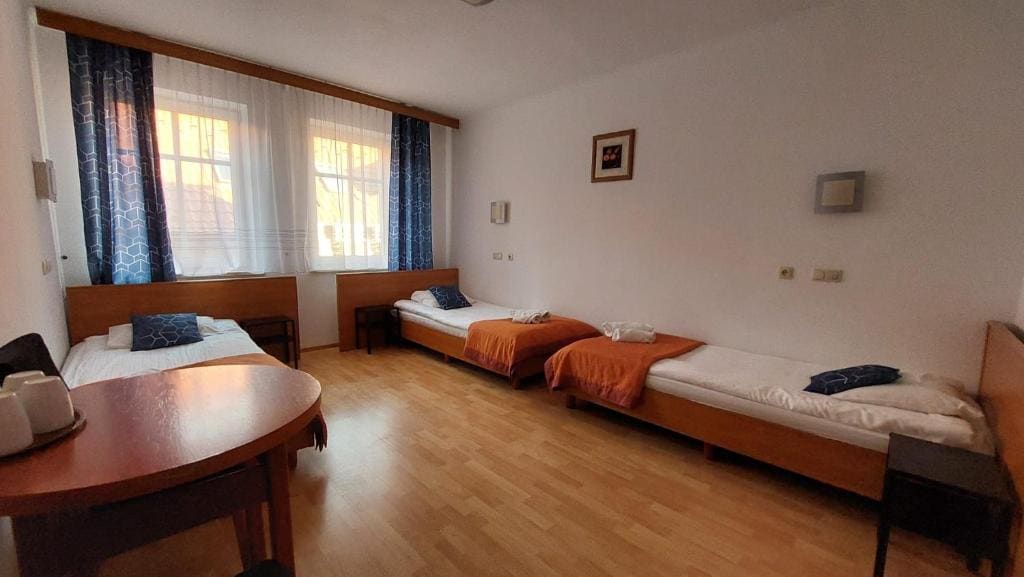 Standard Triple Room room - Image 1