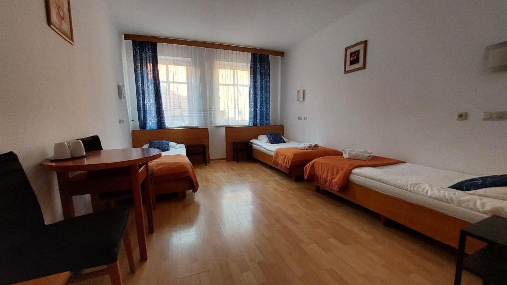 Standard Triple Room room - Image 2