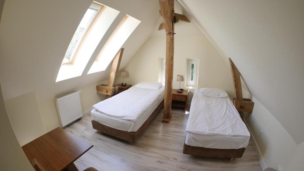 Quadruple Room with Private Bathroom room - Image 3
