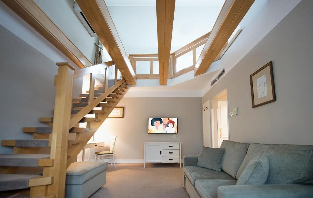 Deluxe Family Room room - Image 3
