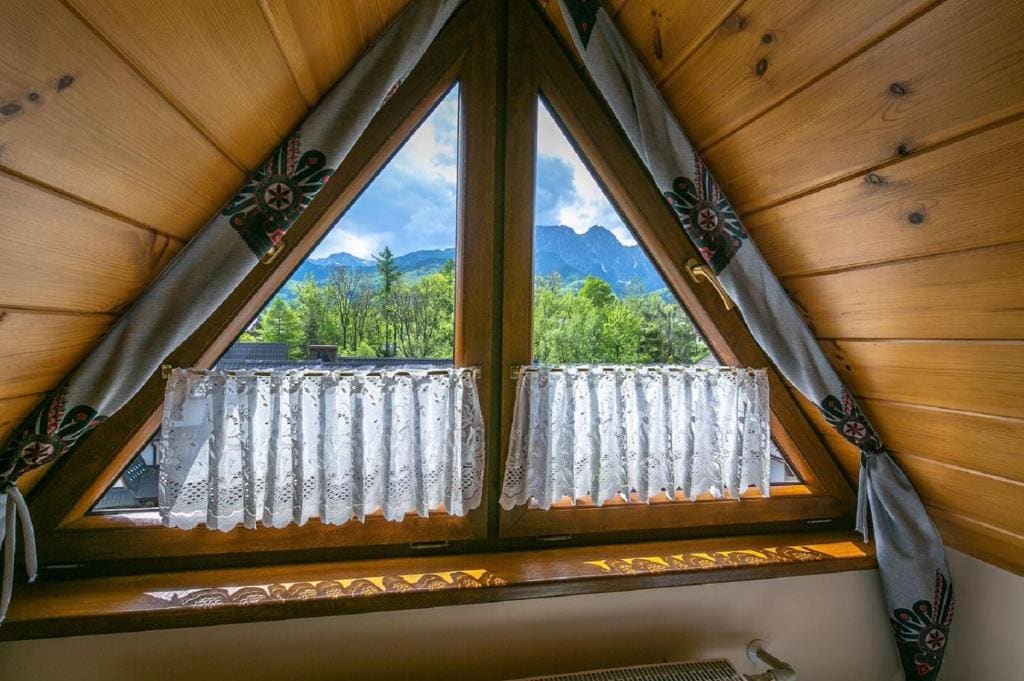 Quadruple Room with Mountain View room - Image 2