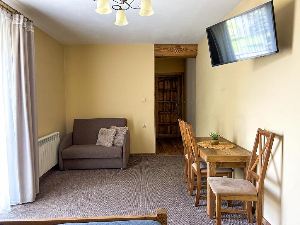 Triple Room with Balcony room - Image 2