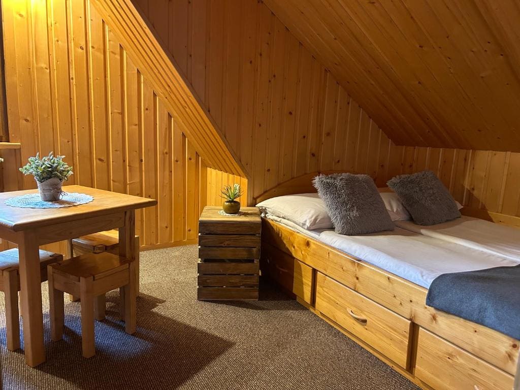 Three-Bedroom Apartment room - Image 1