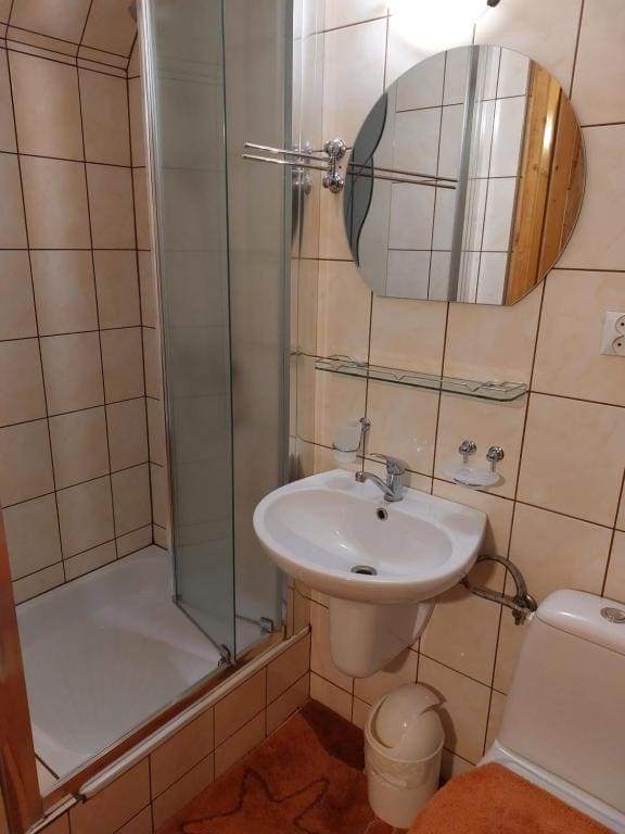 Double Room with Private Bathroom room - Image 1