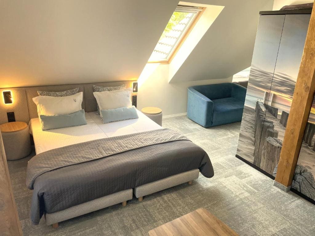 Family Room with Kitchenette - Attic room - Image 2