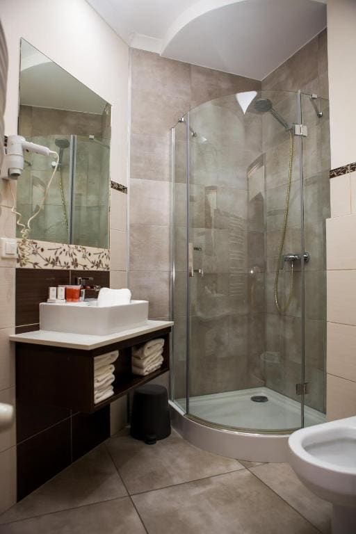 Quadruple Room room - Image 1