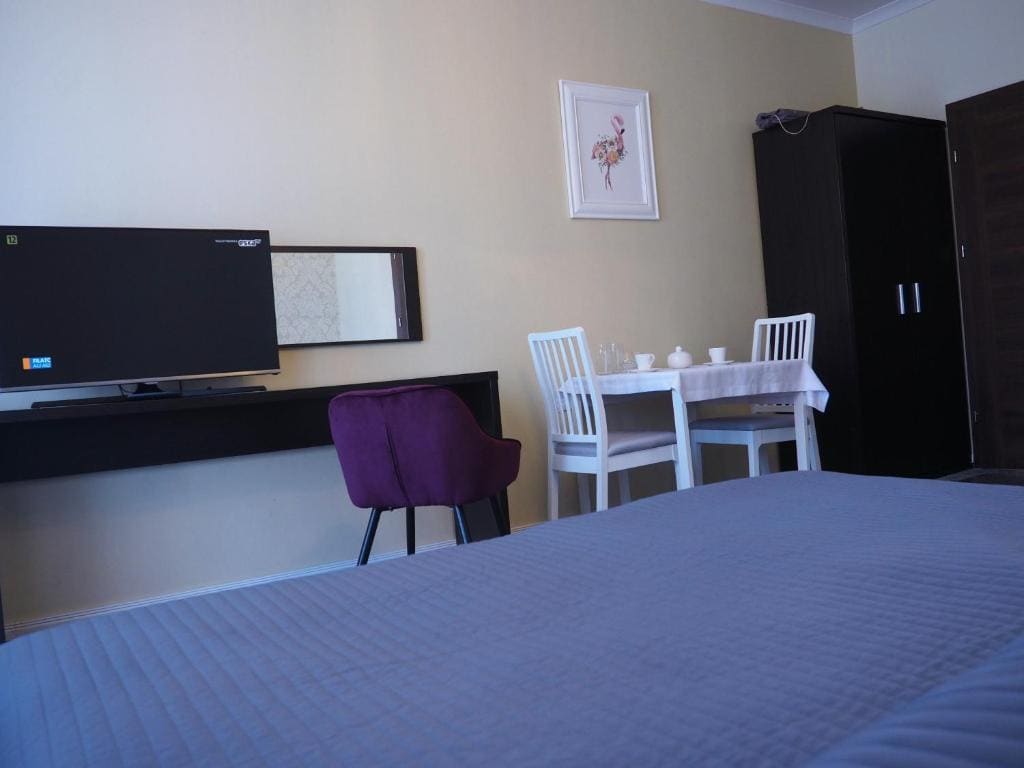 Twin Room with Balcony and Kitchenette room - Image 2