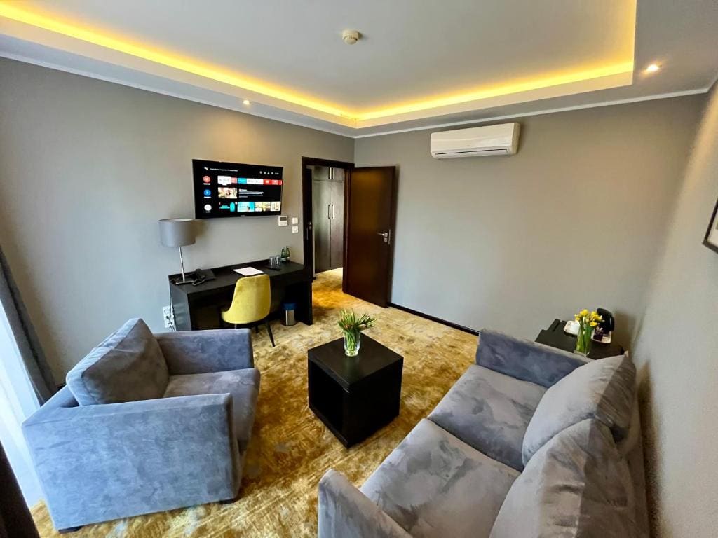 Suite room - Image 1
