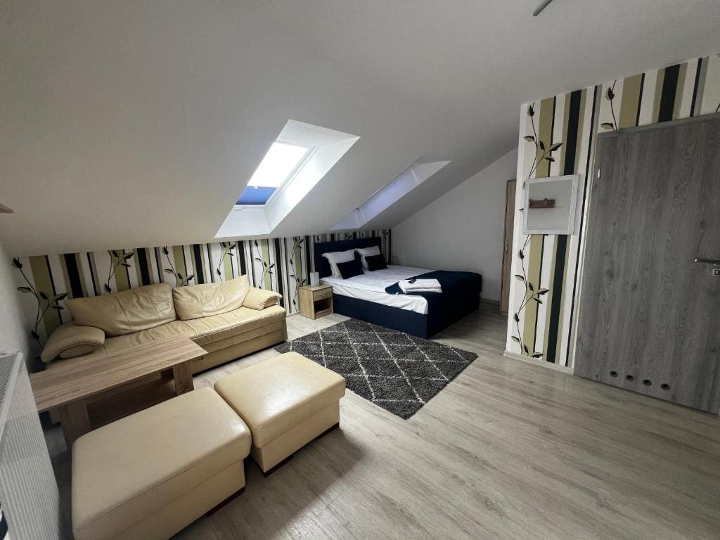 Deluxe Double Room with Bath room - Image 1