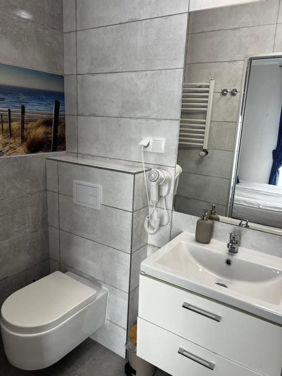 Double Room with Balcony room - Image 2