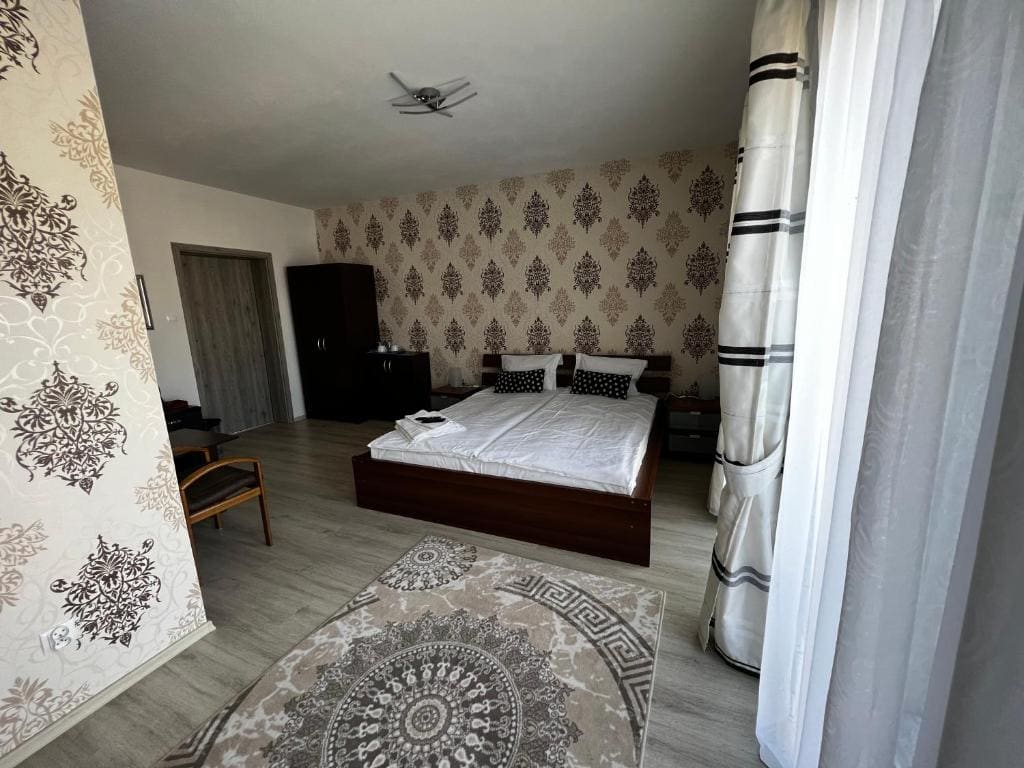King Room with Balcony room - Image 3