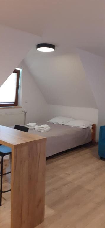 Family Room with Balcony room - Image 3
