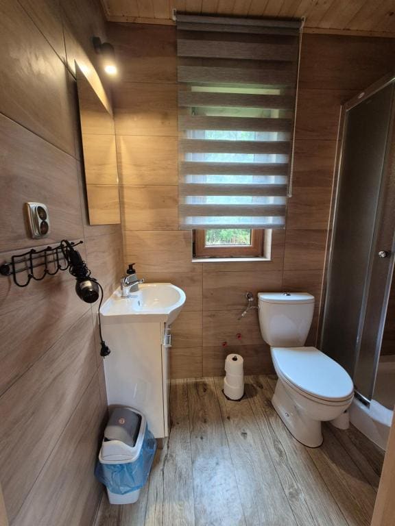 Quadruple Room with Mountain View room - Image 3