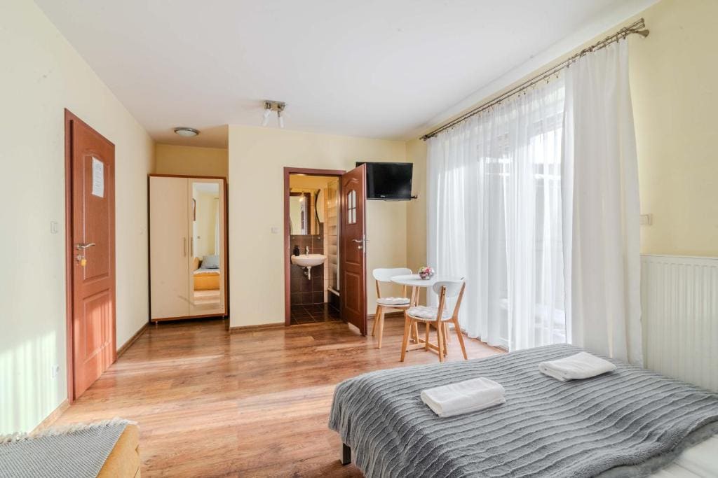 Deluxe Triple Room room - Image 3