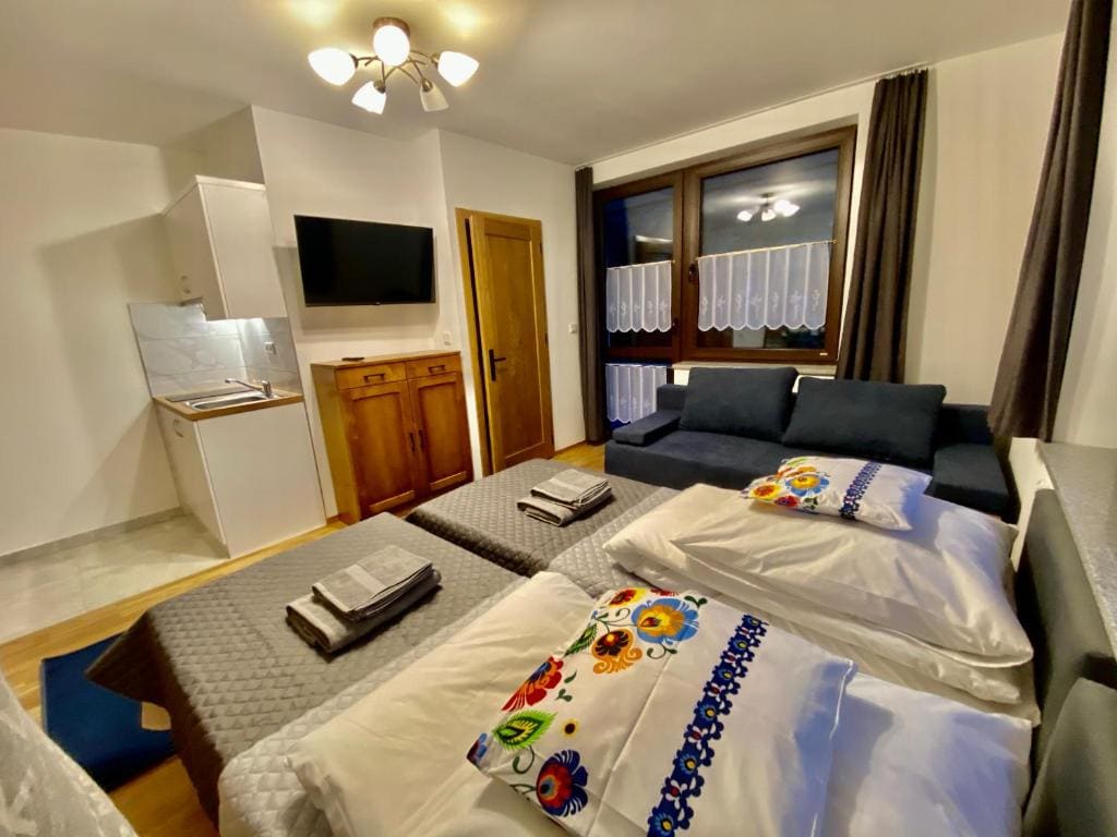 Comfort Quadruple Room room - Image 1