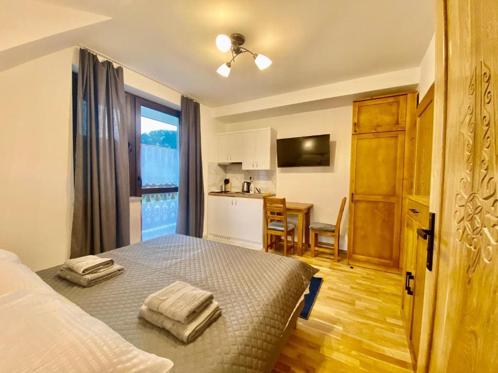 King Room with Mountain View room - Image 1